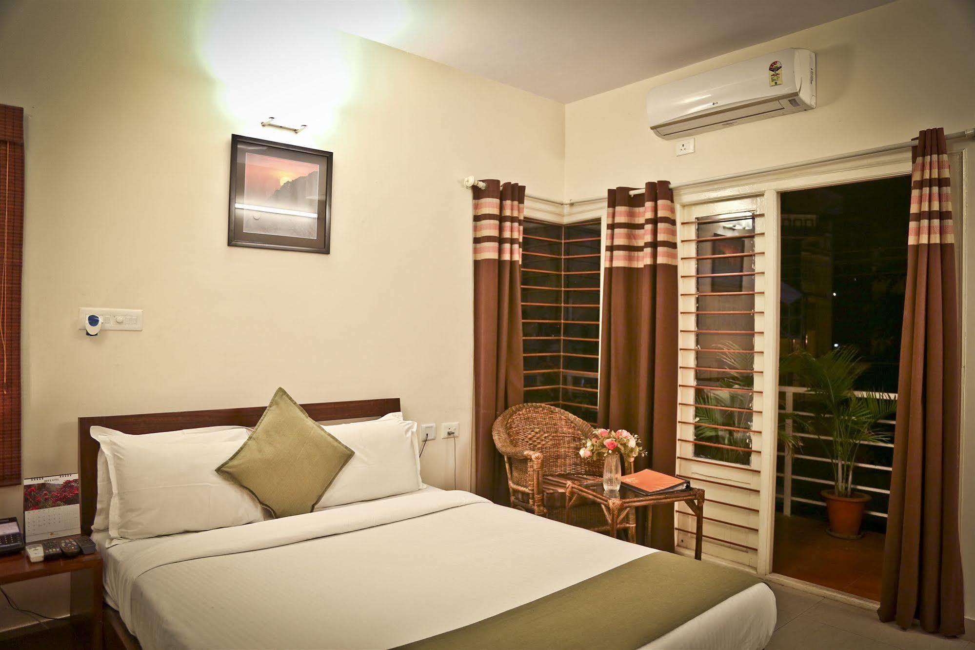 Maple Suites, Serviced Apartments บังกาลอร์ ภายนอก รูปภาพ